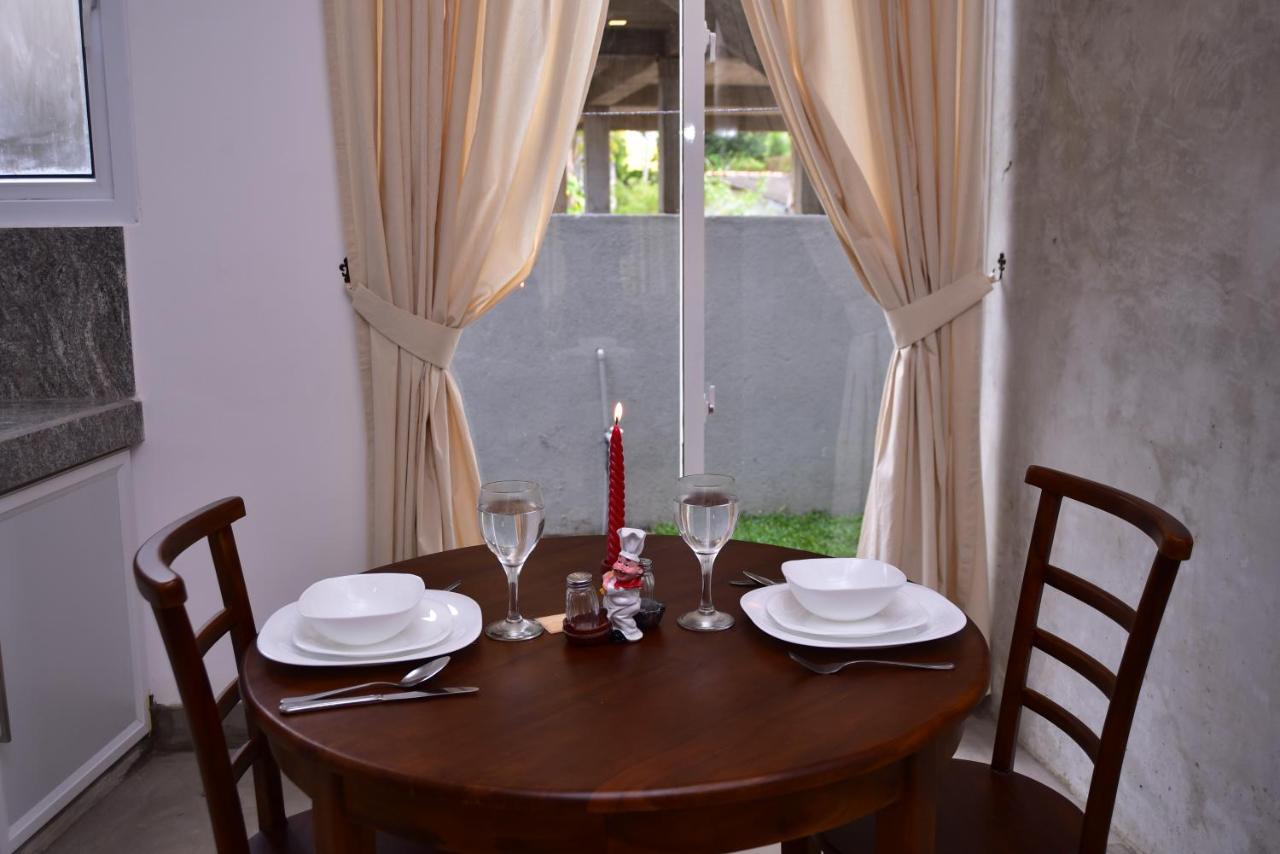 Lily Holiday Apartments Hikkaduwa Eksteriør billede