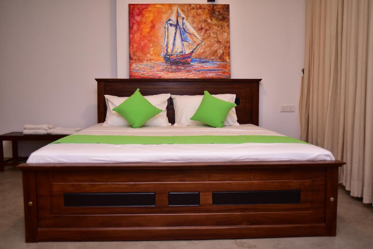 Lily Holiday Apartments Hikkaduwa Eksteriør billede
