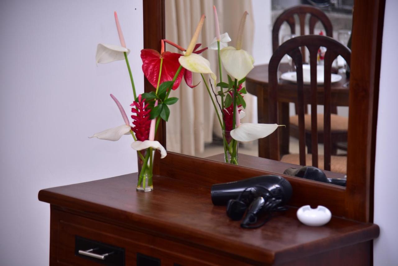 Lily Holiday Apartments Hikkaduwa Eksteriør billede