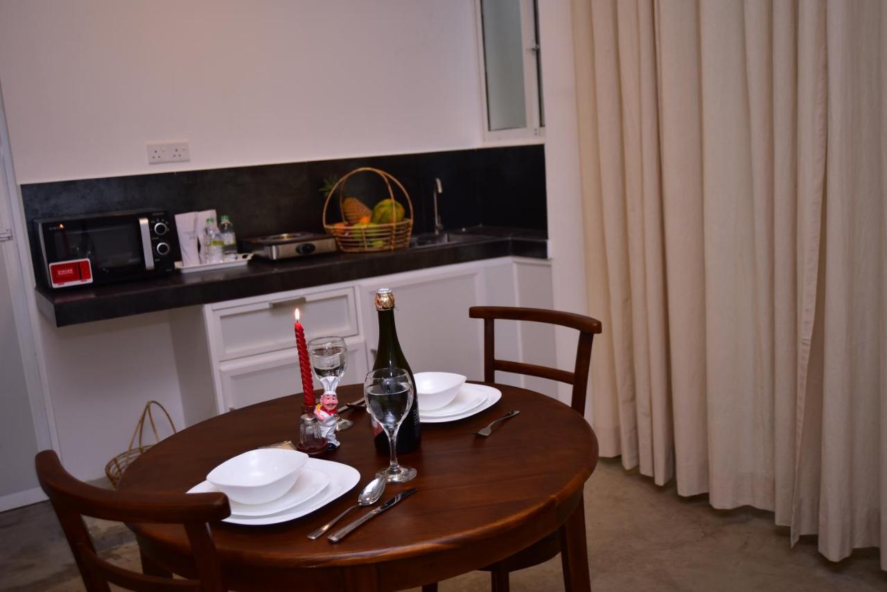 Lily Holiday Apartments Hikkaduwa Eksteriør billede